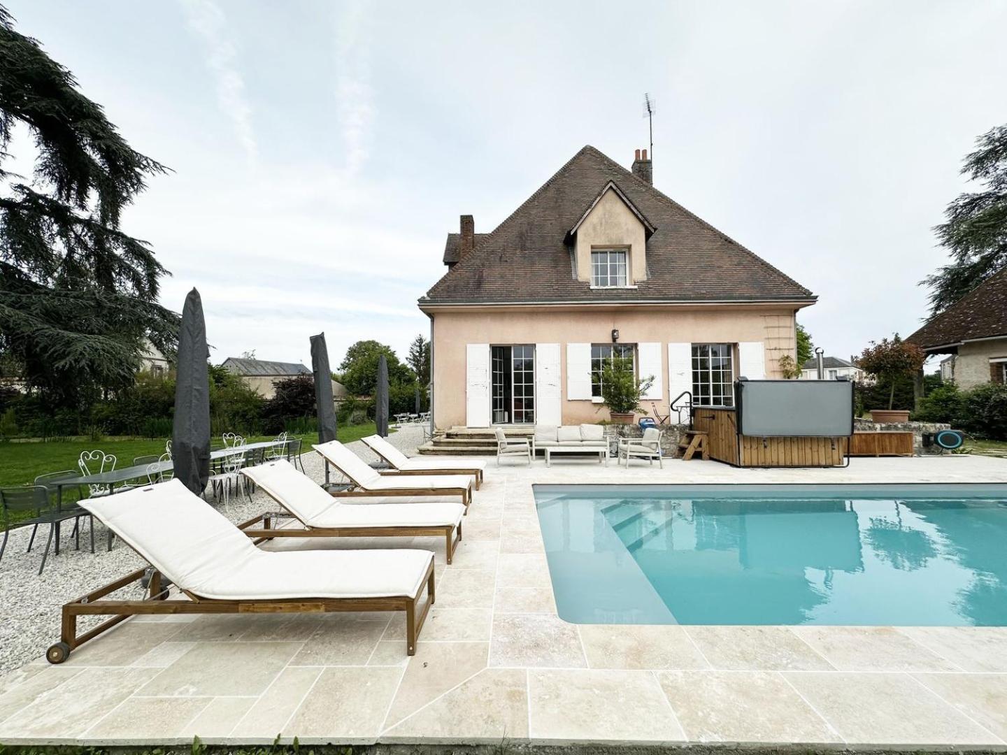 La Meslaysienne - Comfortable House, Swimming Pool Buitenkant foto